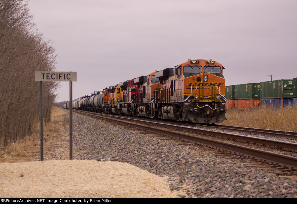 BNSF 7056